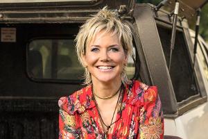Moderatorin Inka Bause präsentiert die internationale Staffel von "Bauer sucht Frau"