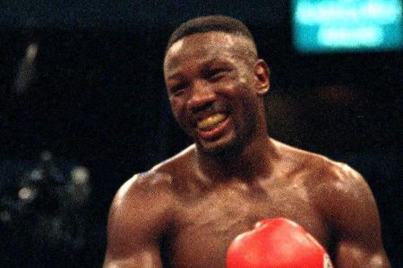 Pernell Whitaker bei einem Kampf im Jahr 1997