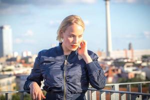 Louisa von Spies hat ihr erstes Album "I'll Be Fine" veröffentlicht