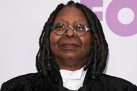 Schauspielerin Whoopi Goldberg kennt man eigentlich dunkelhaarig