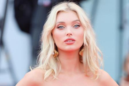 Topmodel Elsa Hosk wählte bei einer Filmpremiere die Trendfarbe Gold