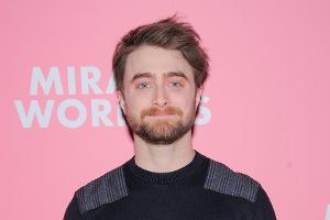 Daniel Radcliffe bekommt in seinem neuen Film Waffen als Hände