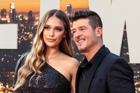 Robin Thicke mit seiner Verlobten April Love Geary