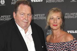 Ottfried Fischer mit Lebenspartnerin Simone Brandlmeier beim Filmfest Muenchen