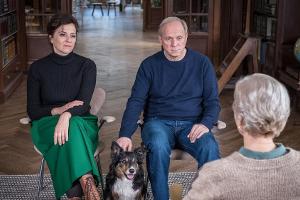 "Und wer nimmt den Hund?": Beziehungskomödie mit Starbesetzung