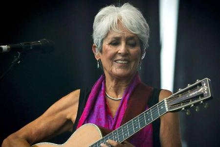 Bis vor Kurzem stand sie noch auf der Bühne: Joan Baez, die bei ihrem Auftritt auf dem Woodstock-Festival im sechsten Monat ...