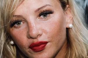 Evelyn Burdecki wehrt sich gegen Penisbilder