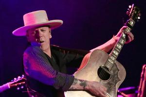 Kiefer Sutherland muss nach Unfall Konzerte absagen