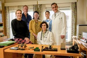 Ein Teil des Teams von Staffel drei von "Charité": Regisseurin Christine Hartmann (v.l.), Kamera Holly Fink, Muriel Bielenbe...