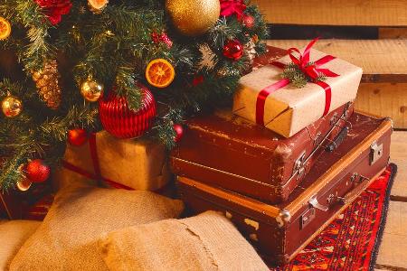 Wer über die Weihnachtstage nach Hause fahren möchte, sollte beim Kofferpacken ein paar Tipps beachten