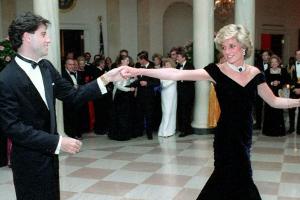 Prinzessin Dianas Travolta-Kleid doch noch verkauft