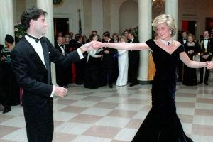 Geplatzte Auktion: Prinzessin Dianas Samtkleid nicht versteigert