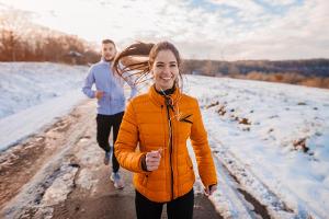 Trotz Weihnachtsleckereien: So halten Sie sich über die Feiertage fit