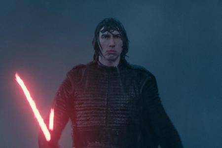 Adam Driver als Kylo Ren in 