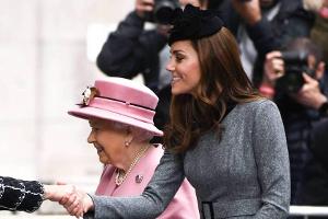 Herzogin Kate meistert besonderen Auftritt neben Queen Elizabeth II.