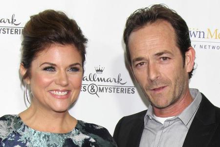 Luke Perry und Tiffani Thiessen auf einem Event im Jahr 2014