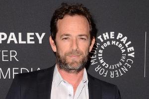 Nach Schlaganfall: "Riverdale"-Star Luke Perry ist gestorben