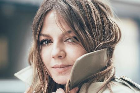 Sängerin Annett Louisan sieht in schmerzhaften Erfahrungen und Fehlern einen Sinn