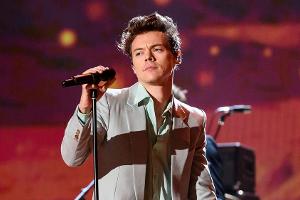 Harry Styles: Sängerin ließ sich sein Gesicht tätowieren - im Gesicht