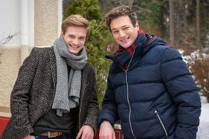 Die Figuren Ragnar (Jeroen Engelsman, l.) und Henry (Patrick Dollmann) mischen bald den Fürstenhof in "Sturm der Liebe" auf