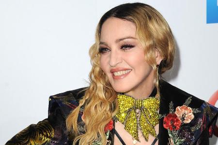 Madonna hat bei einem Auftritt mit ihrem Hintern für Aufsehen gesorgt