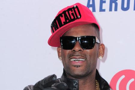 R. Kelly muss sich gegenüber dem FBI rechtfertigen R. Kelly muss sich gegenüber dem FBI rechtfertigen