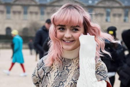 Maisie Williams in Paris beim Besuch der Fashion-Show von Kenzo