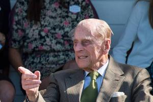 Prinz Philip fährt doch noch Auto