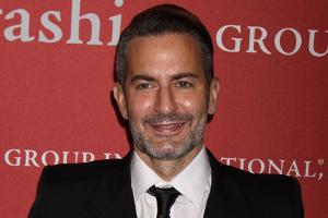 Modedesigner Marc Jacobs ist unter der Haube