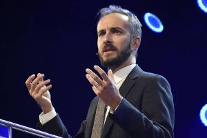"Schmähgedicht": Böhmermann verliert vor Gericht gegen Merkel