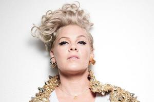 Pink meldet sich mit "Hurts 2B Human" zurück