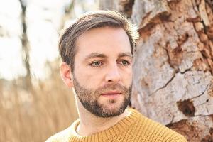 Josh.: "Es dreht sich einfach viel um Frauen"