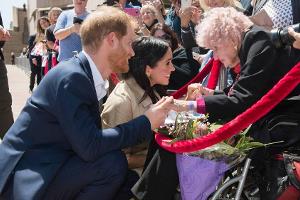 Daphne Dunne: Prinz Harrys größter Fan ist gestorben