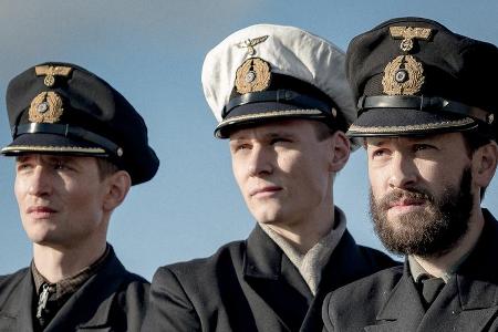 Sie steuern das Serien-U-Boot (v.l.): Oberleutnant zur See Tennstedt (August Wittgenstein), Kapitänleutnant Hoffmann (Rick O... Sie steuern das Serien-U-Boot (v.l.): Oberleutnant zur See Tennstedt (August Wittgenstein), Kapitänleutnant Hoffmann (Rick O...
