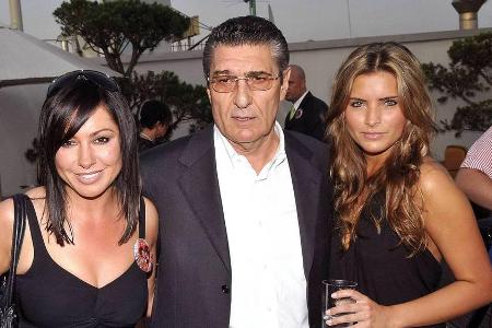 Ungefähr ein Jahr nach dem Foto trennten sich Simone Thomalla und Rudi Assauer - Sophia Thomalla (r.) Ungefähr ein Jahr nach dem Foto trennten sich Simone Thomalla und Rudi Assauer - Sophia Thomalla (r.)