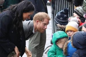 Prinz Harry und Herzogin Meghan im Schneesturm in Bristol