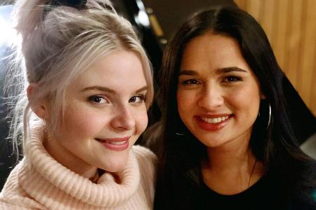 Carlotta Truman (l.) und Laurita alias S!isters werden für Deutschland beim Carlotta Truman (l.) und Laurita alias S!isters werden für Deutschland beim