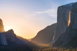 Brennender Wasserfall? Der Horsetail Fall in den USA glüht wieder