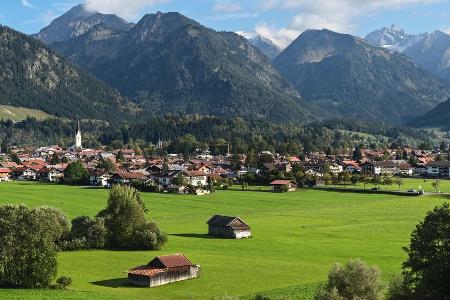 Oberstdorf wird von den Allgäuer Hochalpen umrahmt