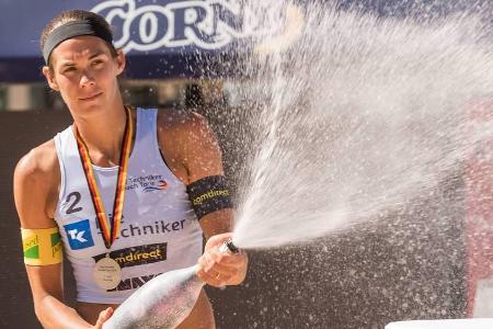 Beachvolleyballspielerin Kira Walkenhorst hat Grund zu feiern