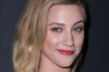 Lili Reinhart spielt in der Serie Lili Reinhart spielt in der Serie