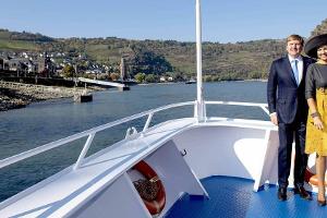 Willem-Alexander und Máxima genießen Bootstour auf dem Rhein