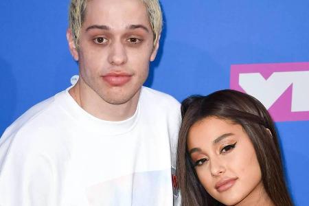 Pete Davidson hat sich einen schlechten Scherz über Ariana Grande erlaubt Pete Davidson hat sich einen schlechten Scherz über Ariana Grande erlaubt