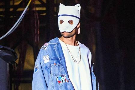 So kennen Fans Rapper Cro: Mit Panda-Maske vor dem Gesicht