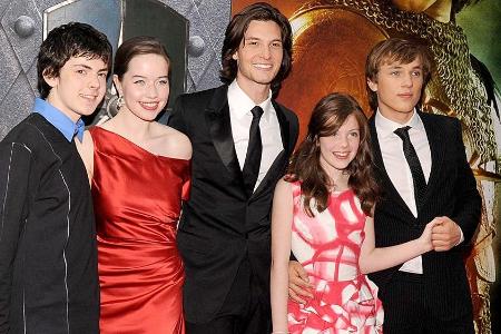 Skandar Keynes, Anna Popplewell, Ben Barnes, Georgie Henley, William Moseley waren die Hauptdarsteller in den 