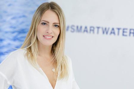 Yvonne Schröder hat das Posen vor der Kamera nicht verlernt Yvonne Schröder hat das Posen vor der Kamera nicht verlernt
