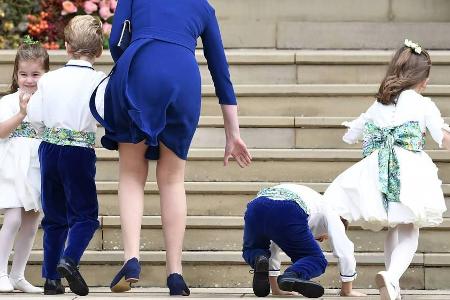 Die Blumenkinder, darunter Prinzessin Charlotte und Prinz George (l.), auf dem Weg in die Kirche