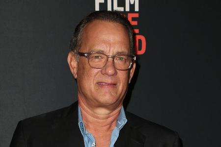 Am Set von Tom Hanks' neuem Film über Fred Rogers kam ein Mitarbeiter zu Tode Am Set von Tom Hanks' neuem Film über Fred Rogers kam ein Mitarbeiter zu Tode