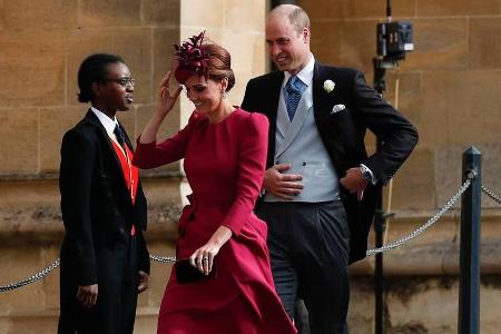 Herzogin Kate an der Seite von Prinz William auf dem Weg zur Trauung von Prinzessin Eugenie
