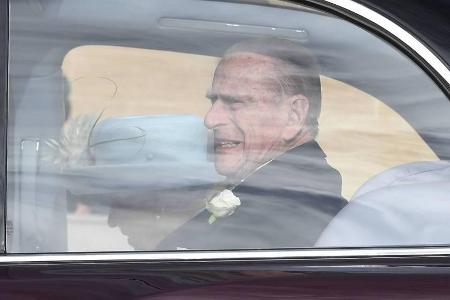 Prinz Philip fährt mit der Queen zur Hochzeit